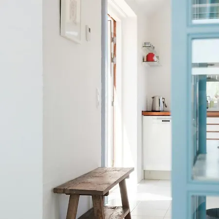 Enjoy Sea Views In Summer House