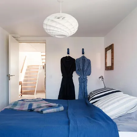 Enjoy Sea Views In Summer House
