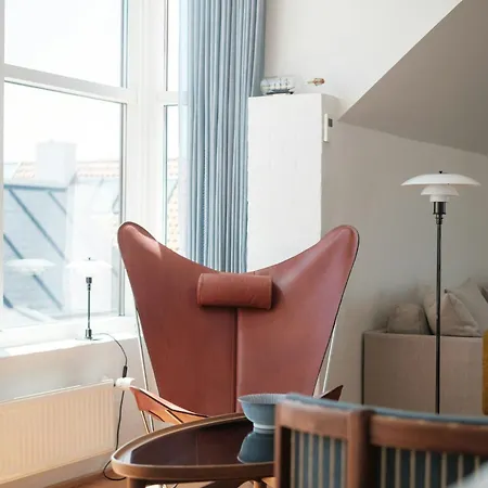 Enjoy Sea Views In Summer House